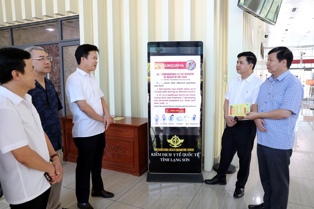 Phòng, chống dịch Chikungunya ngay từ cửa khẩu - Ảnh 1.