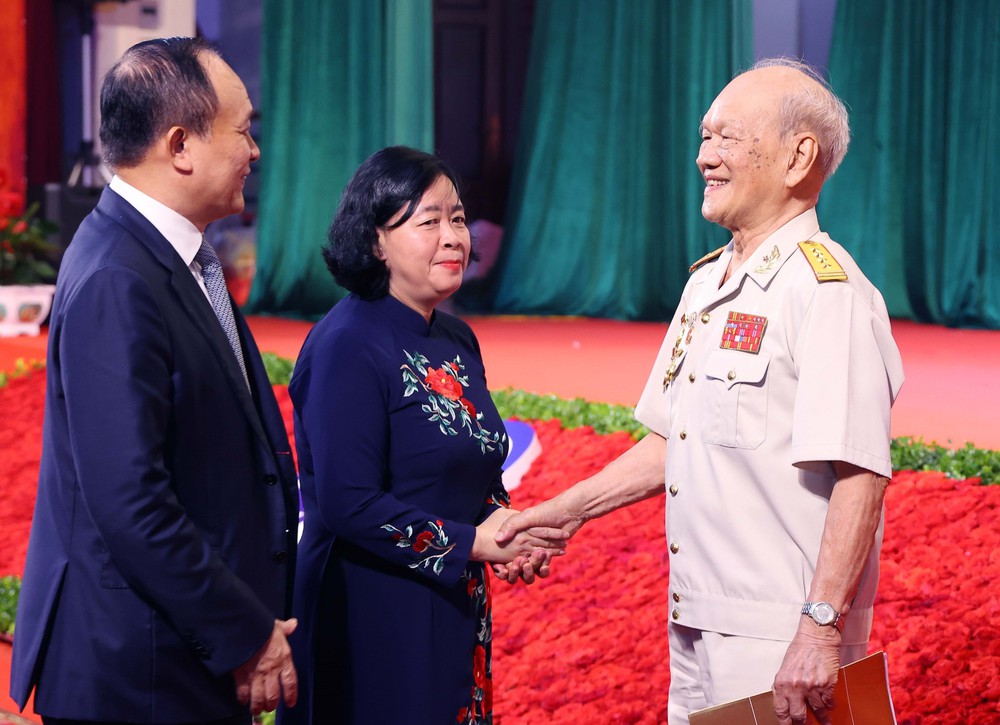 80 năm Quốc khánh: Hà Nội tri ân cán bộ lão thành cách mạng, người có công tiêu biểu - Ảnh 4.