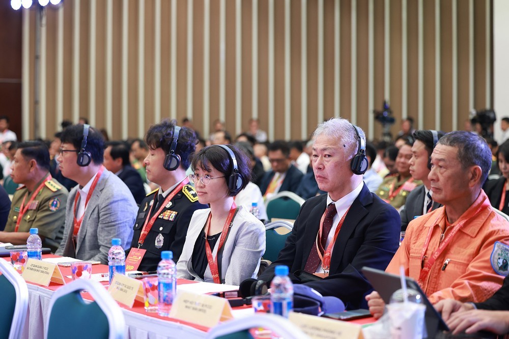 Thủ tướng dự Diễn đàn đối thoại với doanh nghiệp về PCCC và cứu nạn, cứu hộ - Ảnh 5.