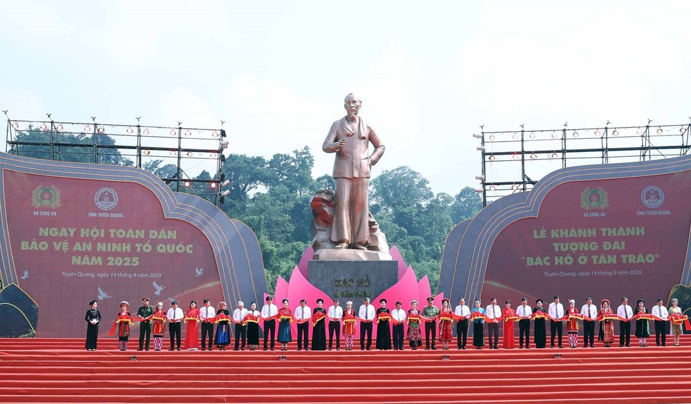 Tổng Bí thư Tô Lâm dự Ngày hội toàn dân bảo vệ an ninh Tổ quốc tại Tuyên Quang - Ảnh 5.