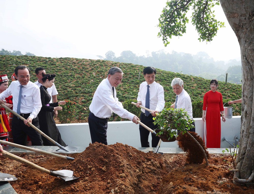 Tổng Bí thư Tô Lâm dự Ngày hội toàn dân bảo vệ an ninh Tổ quốc tại Tuyên Quang - Ảnh 6.