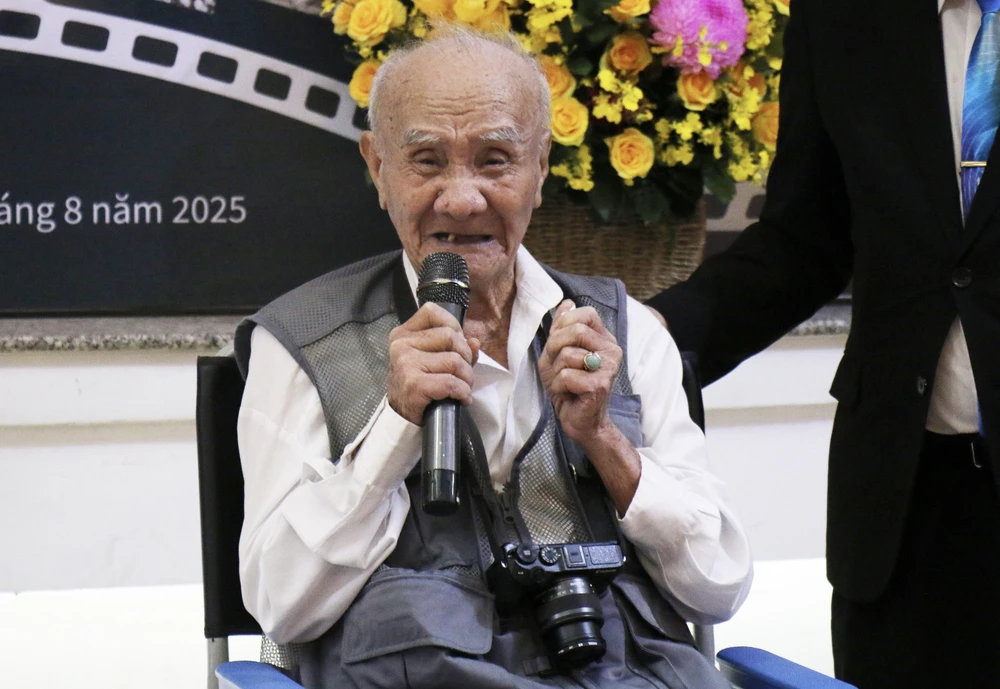 vnapotaltphochiminhkhaimactrienlamanhnguoivietsubanganh8210439-17551595479261965893613.jpg
