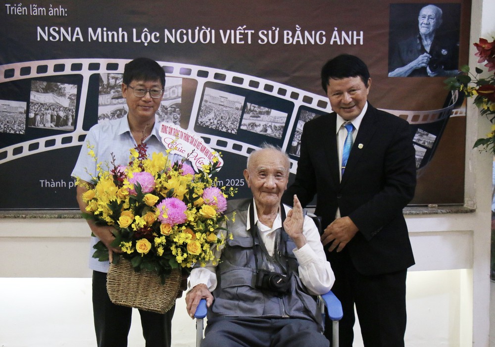 vnapotaltphochiminhlekhaimactrienlamanhnguoivietsubanganh8210458-1755159547884893986152.jpg