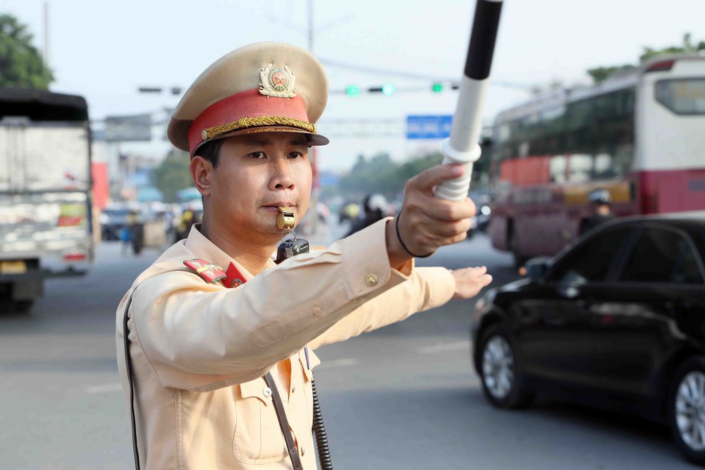 Hà Nội: Phân luồng giao thông phục vụ chương trình &quot;Tự hào là người Việt Nam&quot; - Ảnh 1.
