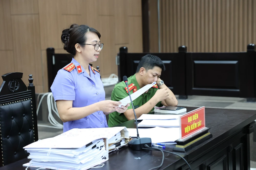 Phạt tù 63 bị cáo trong vụ đánh bạc đa quốc gia tại Câu lạc bộ Lucas Palace, Hà Nội - Ảnh 2.