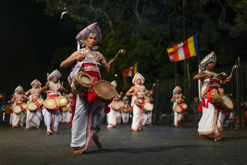 Lễ hội rước xá lợi răng Phật ở Sri Lanka - Ảnh 6.