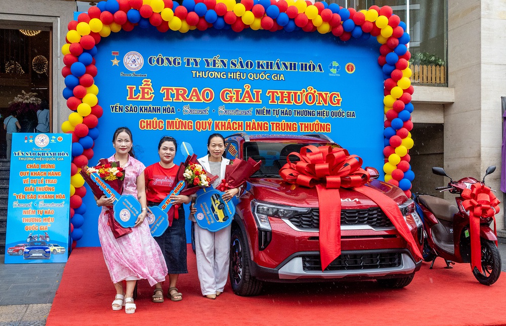 Khách hàng Huế trúng ô tô trong lễ trao giải tri ân của Yến sào Khánh Hòa tại Đà Nẵng - Ảnh 5.