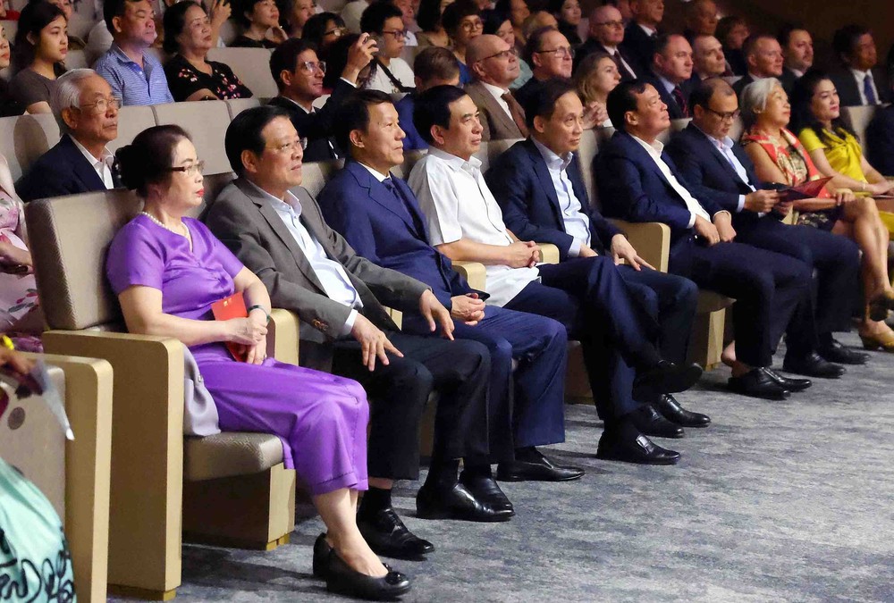 Chương trình nghệ thuật “Vang mãi bản hùng ca” tri ân 80 năm Công an nhân dân - Ảnh 1.