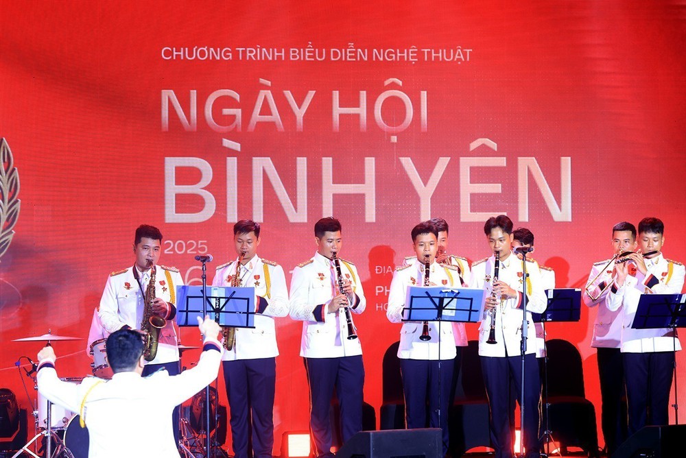Chương trình nghệ thuật &quot;Ngày hội bình yên&quot; - Ảnh 4.