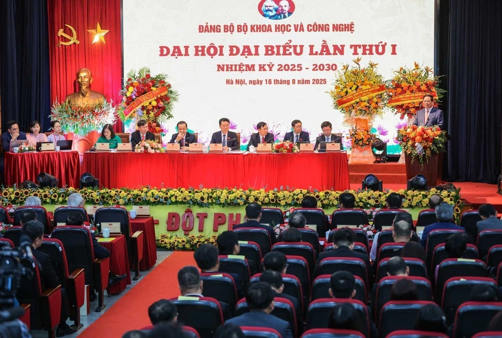 Tiến tới Đại hội XIV của Đảng: Mục tiêu đóng góp 50% GDP từ khoa học, công nghệ, đổi mới sáng tạo và chuyển đổi số - Ảnh 2.