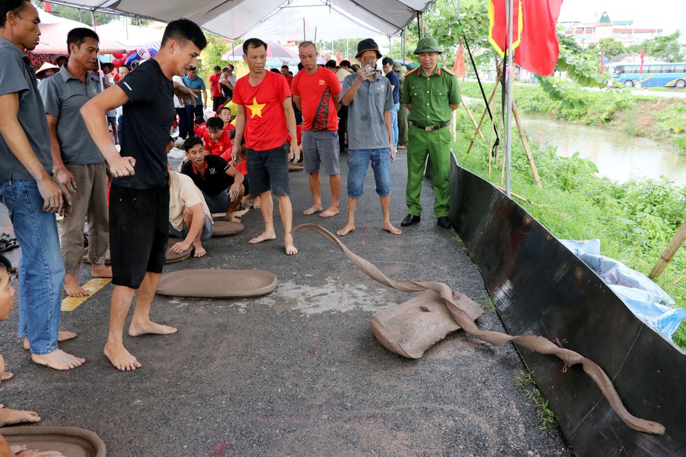 Liên hoan pháo đất: Gìn giữ nét văn hóa đặc sắc của người dân nông thôn - Ảnh 3.