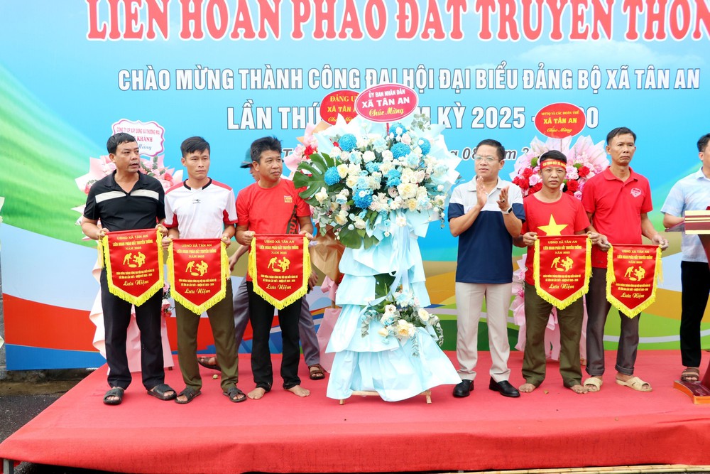 Liên hoan pháo đất: Gìn giữ nét văn hóa đặc sắc của người dân nông thôn - Ảnh 4.