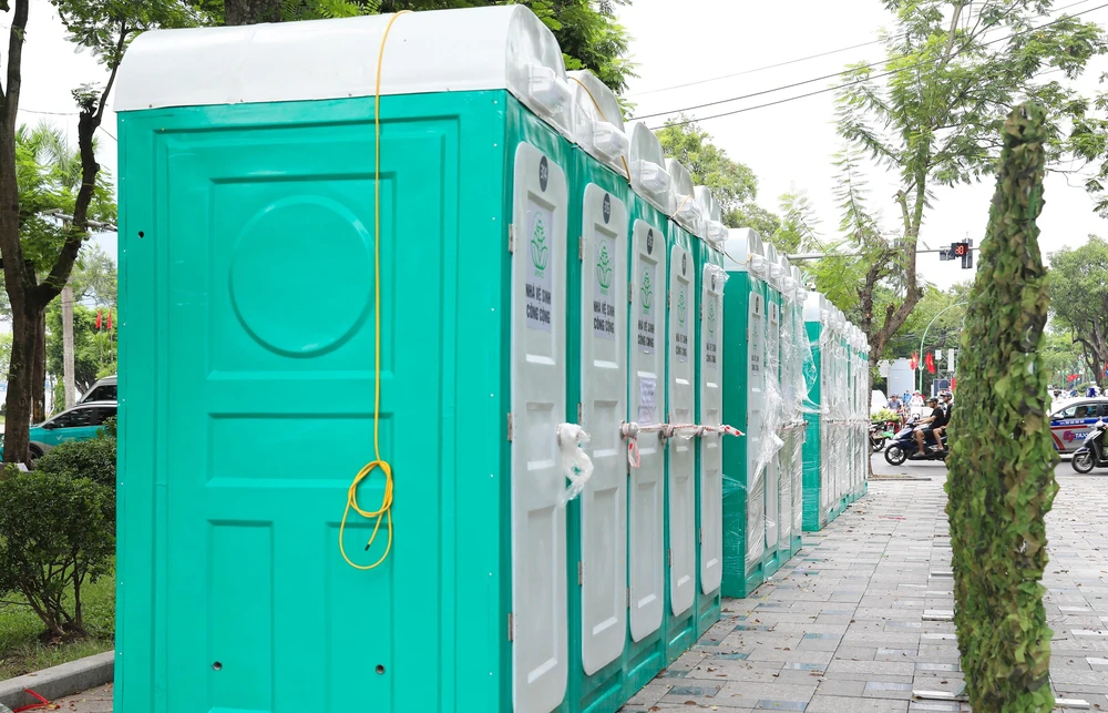 Hà Nội lắp đặt hơn 1.000 nhà vệ sinh công cộng phục vụ du khách dịp Quốc khánh 2/9 - Ảnh 1.