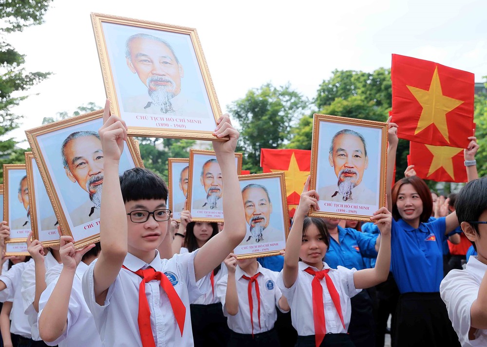 Tuổi trẻ cả nước đồng loạt tổ chức Lễ chào cờ “Tôi yêu Tổ quốc tôi” - Ảnh 5.