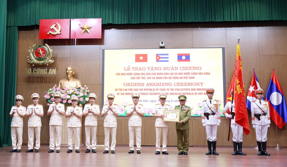 Những phần thưởng cao quý tô thắm mối quan hệ Việt Nam - Lào - Cuba - Ảnh 11.