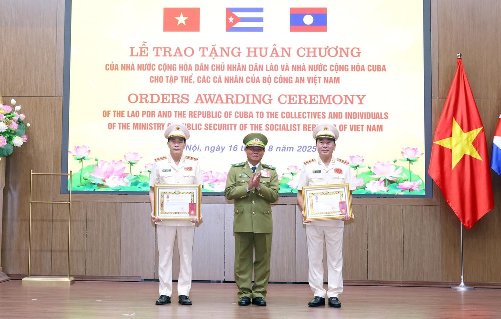 Những phần thưởng cao quý tô thắm mối quan hệ Việt Nam - Lào - Cuba - Ảnh 8.