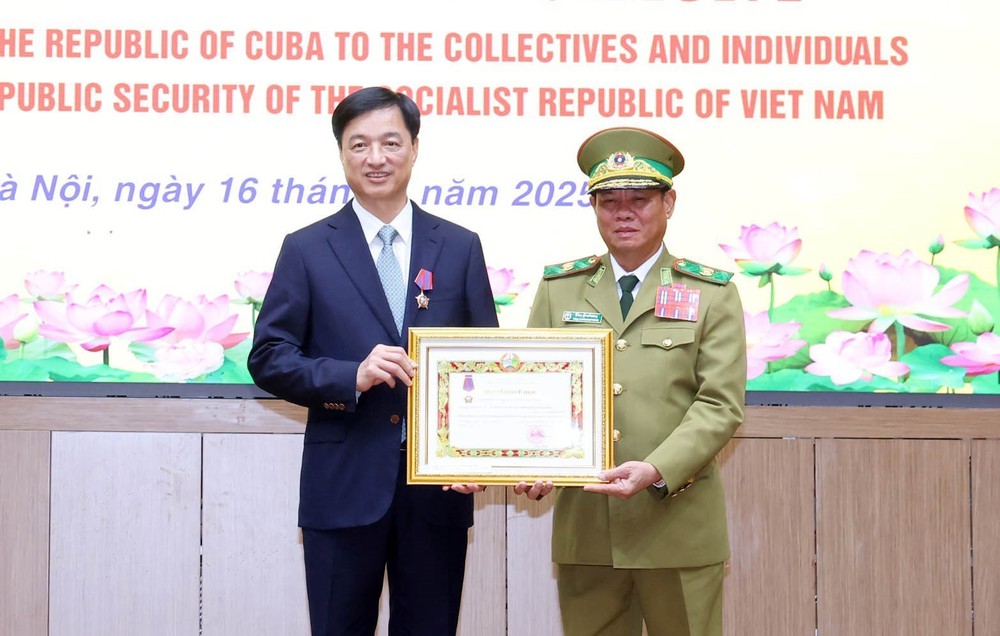 Những phần thưởng cao quý tô thắm mối quan hệ Việt Nam - Lào - Cuba - Ảnh 4.