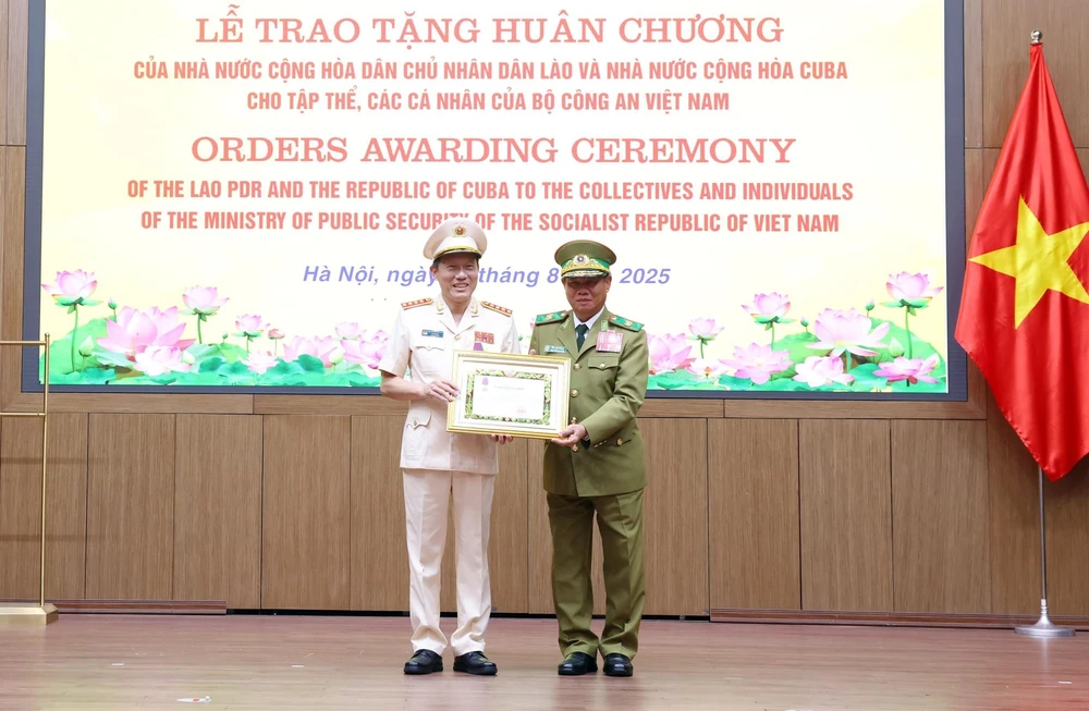 Những phần thưởng cao quý tô thắm mối quan hệ Việt Nam - Lào - Cuba - Ảnh 2.