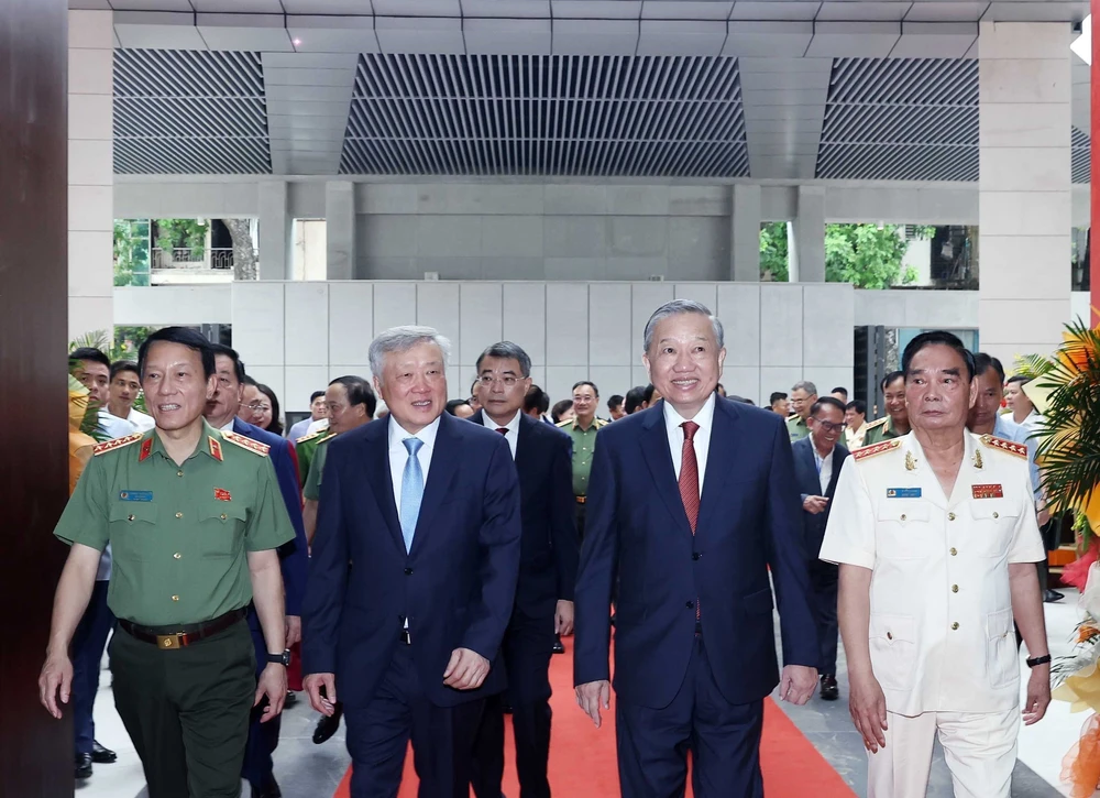 Khánh thành Trụ sở Bộ Công an tại số 96 Nguyễn Du, phường Cửa Nam, thành phố Hà Nội - Ảnh 1.
