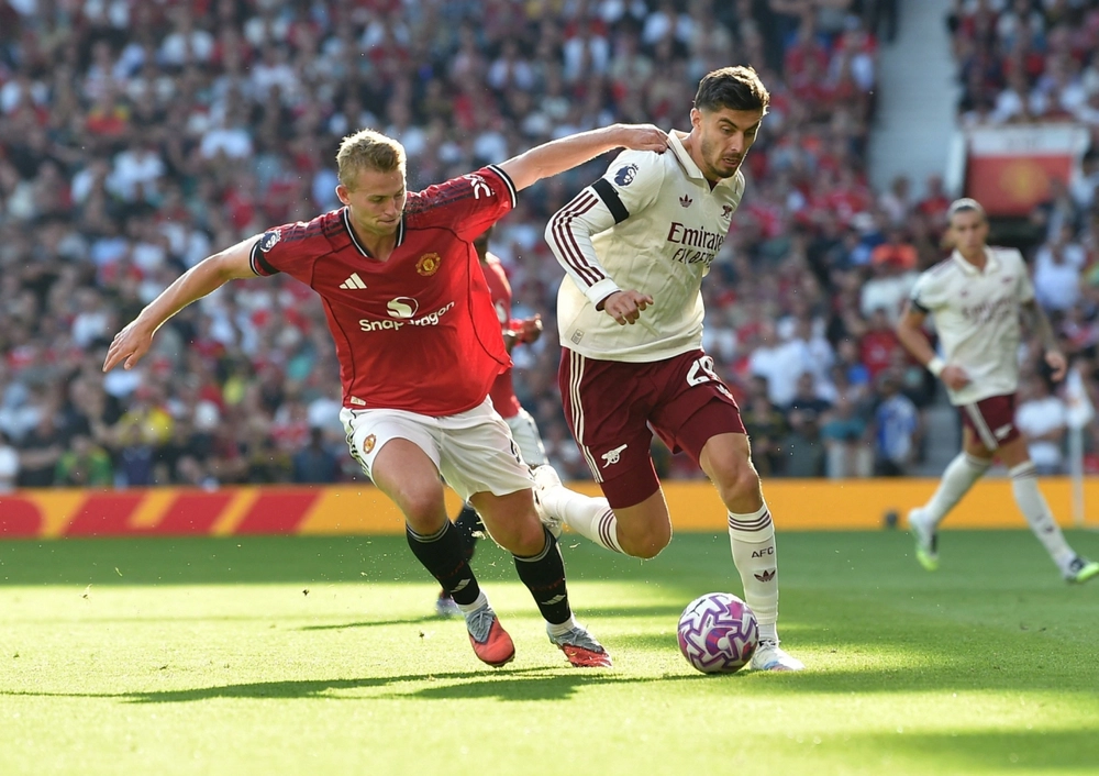 Tân binh đồng loạt ra mắt, MU vẫn thua Arsenal ngay trên sân nhà - Ảnh 1.