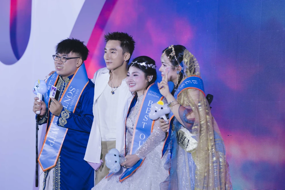 Sơn Tùng M-TP tỏa sáng trong ánh hoàng hôn Đà Nẵng tại SKYMEET #3 - Ảnh 4.