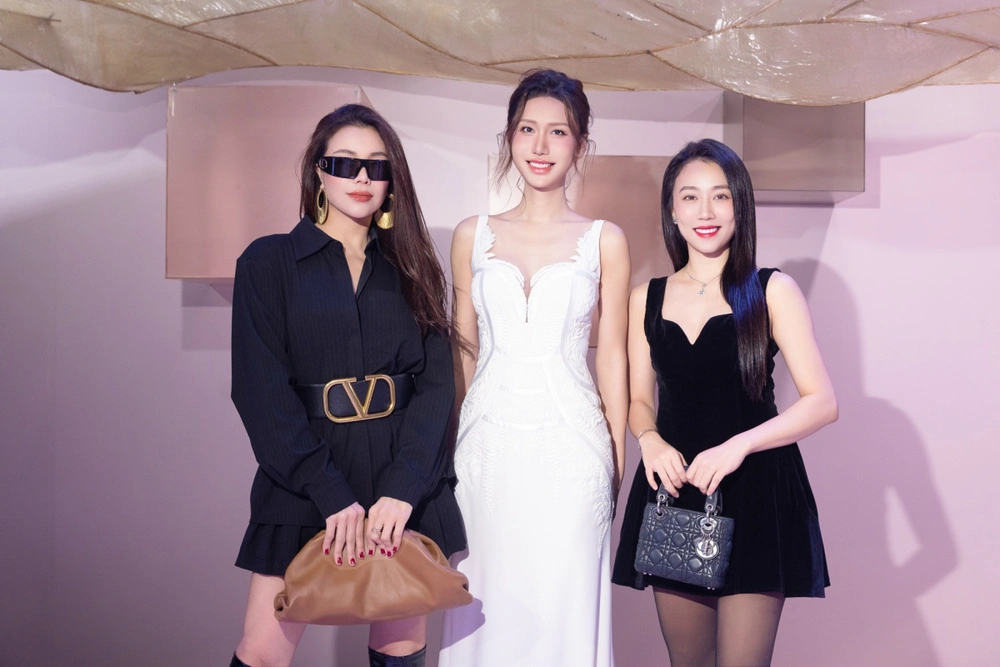 Vietnam wedding week 2025 khai màn với sàn diễn thời trang cưới ấn tượng - Ảnh 1.