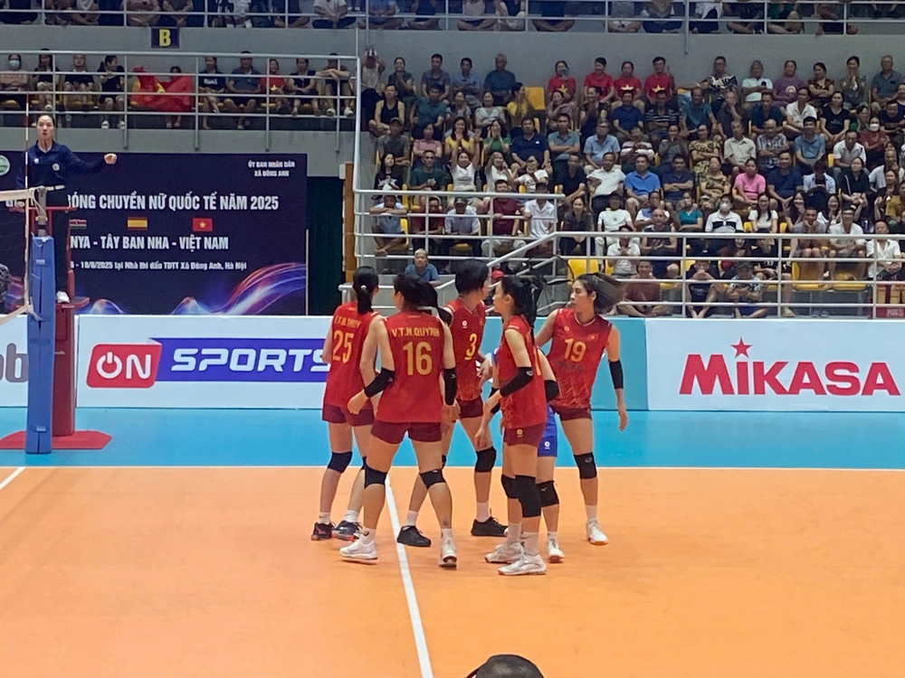 Thua đối thủ châu Âu với tỷ số 'lạ', đội tuyển bóng chuyền nữ Việt Nam thu về bài học quý trước giải thế giới - Ảnh 5.