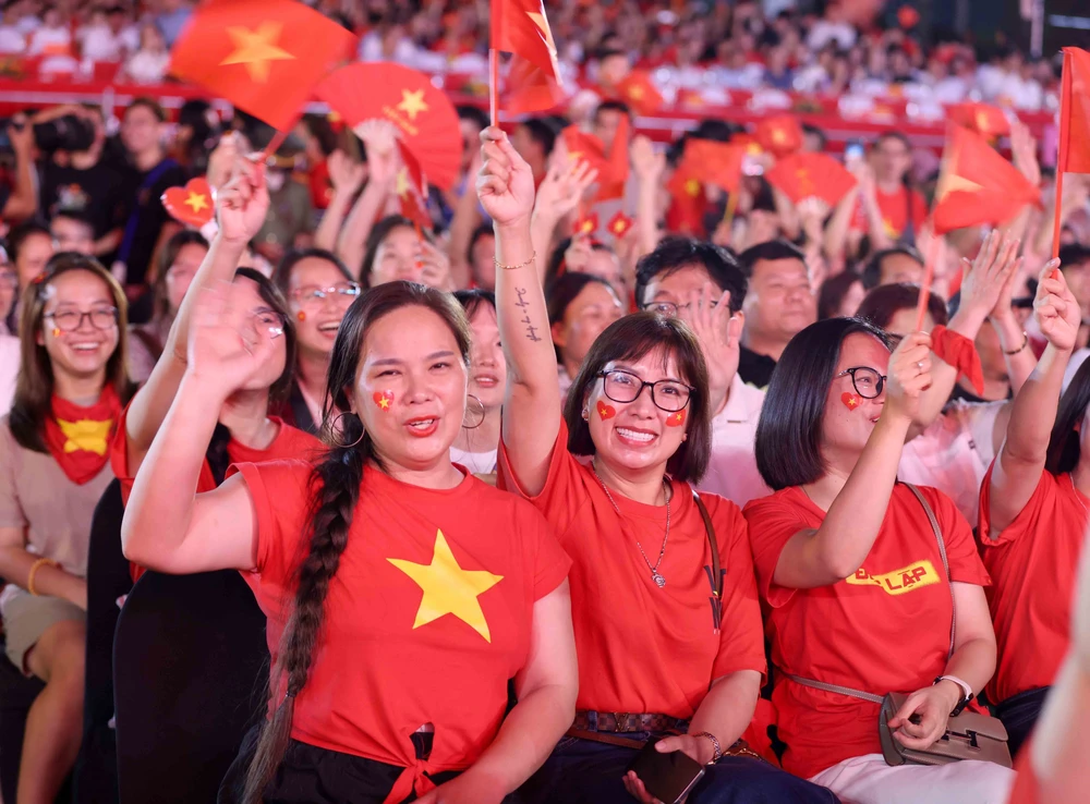 vnapotalchuongtrinhnghethuatdacbiettuhaolanguoivietnam8216995-17554428848591586330436.jpg