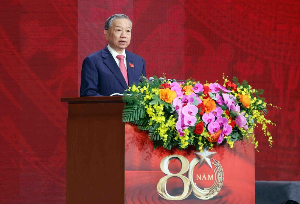 Diễn văn của Tổng Bí thư Tô Lâm tại Lễ kỷ niệm 80 năm Ngày truyền thống Công an nhân dân và 20 năm Ngày hội toàn dân bảo vệ an ninh Tổ quốc và trao tặng Huân chương Sao vàng lần thứ 5 - Ảnh 1.