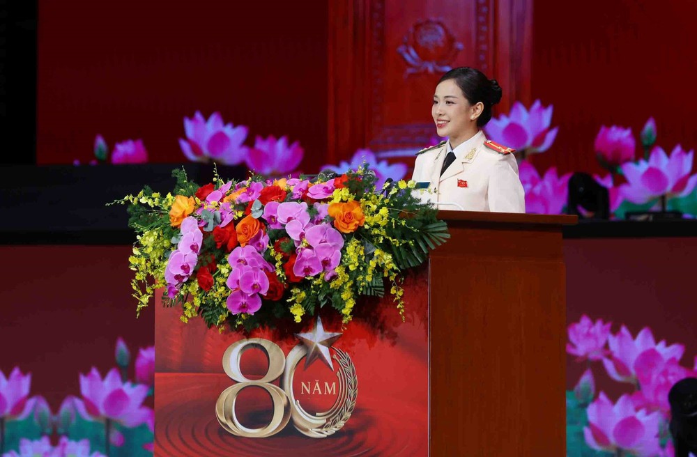 Lễ kỷ niệm 80 năm Ngày truyền thống Công an nhân dân và 20 năm Ngày hội toàn dân bảo vệ an ninh Tổ quốc - Ảnh 22.