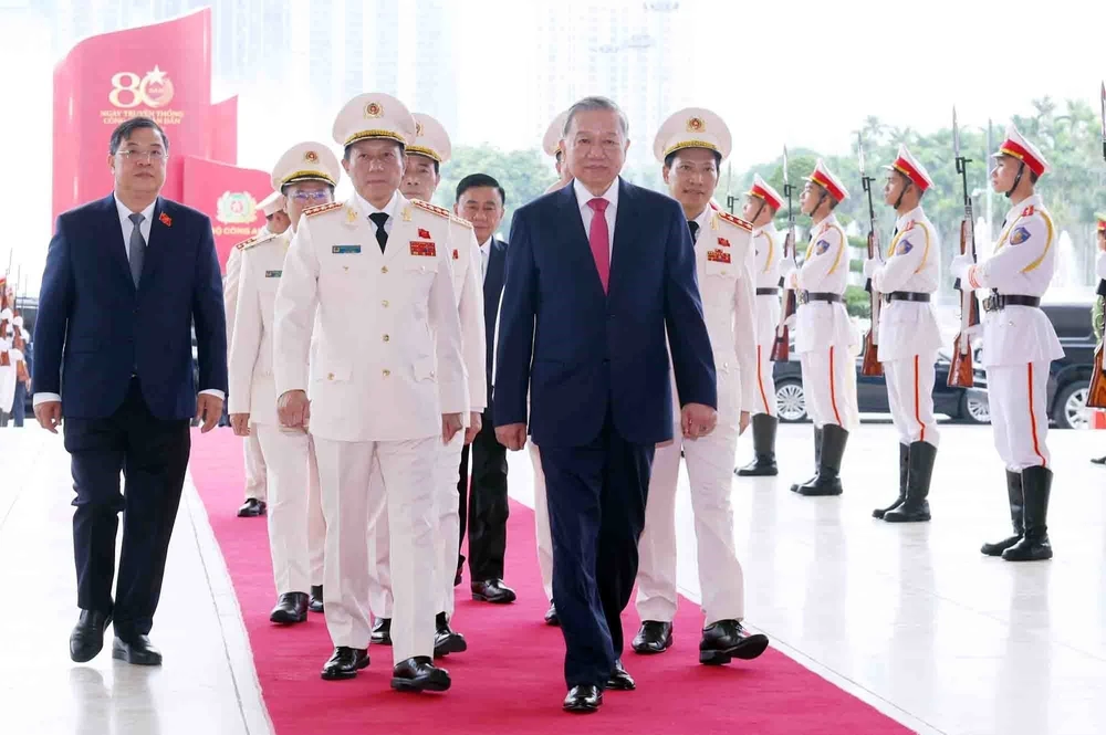 Lễ kỷ niệm 80 năm Ngày truyền thống Công an nhân dân (19/8/1945- 19/8/2025) và 20 năm Ngày hội toàn dân bảo vệ an ninh Tổ quốc (19/8/2005 -19/8/2025) - Ảnh 2.