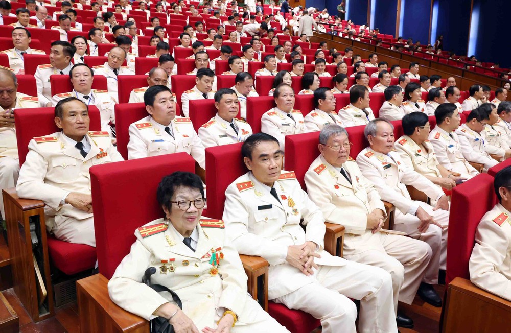 Lễ kỷ niệm 80 năm Ngày truyền thống Công an nhân dân (19/8/1945- 19/8/2025) và 20 năm Ngày hội toàn dân bảo vệ an ninh Tổ quốc (19/8/2005 -19/8/2025) - Ảnh 13.