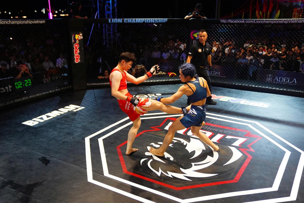LION Championship 25: Võ sĩ Trần Ngọc Lượng giành đai vô địch hạng cân 60kg - Ảnh 2.