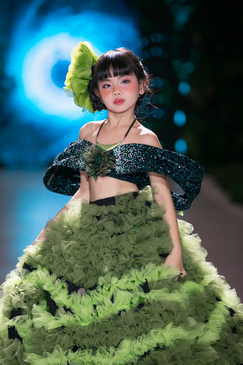 NTK Huỳnh Thành Phát ghi dấu ấn với BST “Mị Di” tại Destination Runway Fashion Week  - Ảnh 2.