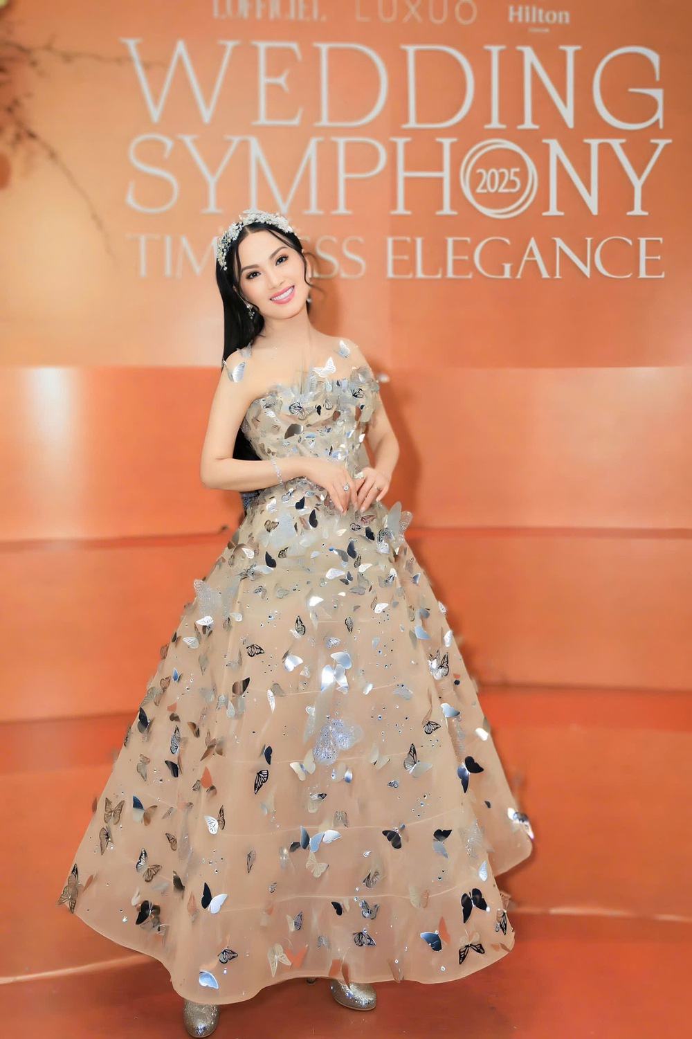 Hà Phương rạng rỡ cùng Minh Tuyết ở fashion show của Chung Thanh Phong - Ảnh 3.