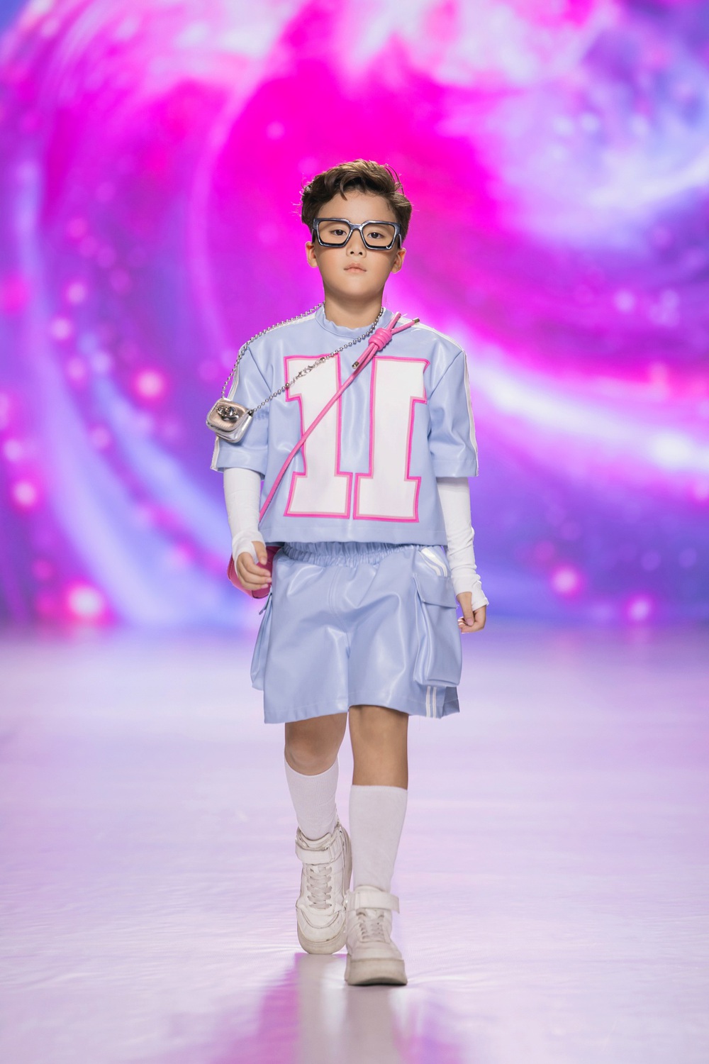 Tuấn Khải – gương mặt vedette tỏa sáng tại Destination Runway Fashion Week – Tropical Jungle - Ảnh 4.