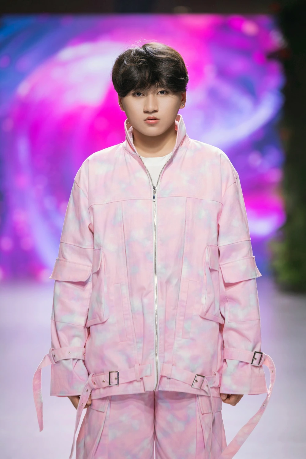 MC – Người mẫu Trọng Phương biến hoá đa dạng khi diễn ở Destination Runway Fashion Week - Ảnh 3.