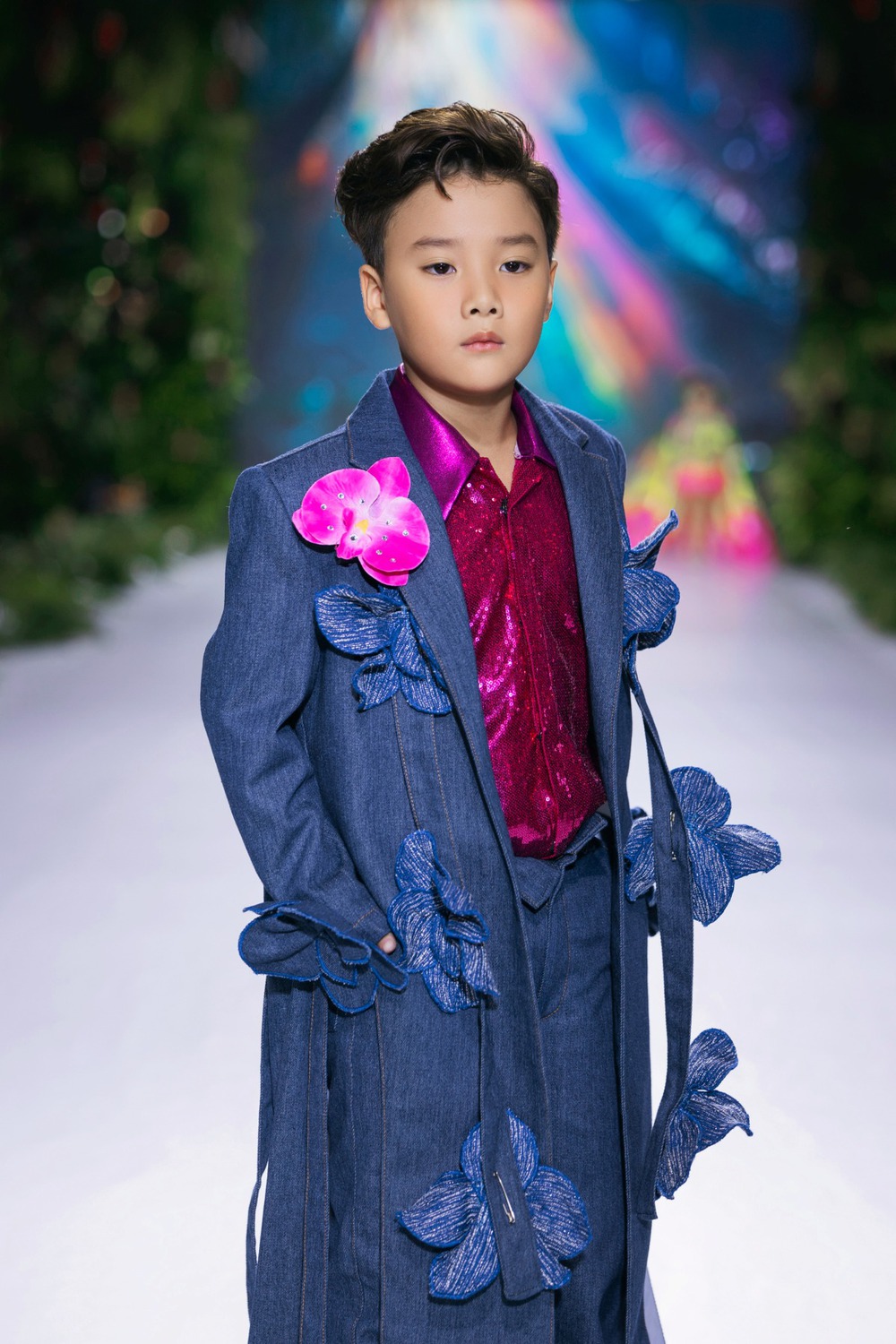 Tuấn Khải – gương mặt vedette tỏa sáng tại Destination Runway Fashion Week – Tropical Jungle - Ảnh 1.