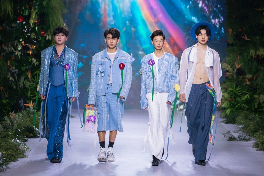 Mẫu teen Pun Trần xúc động khi được sải bước trên sàn diễn lớn - Ảnh 5.