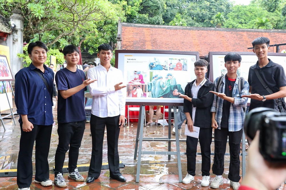 Khai mạc và trao giải thưởng Festival Nhiếp ảnh trẻ 2025 - Ảnh 10.