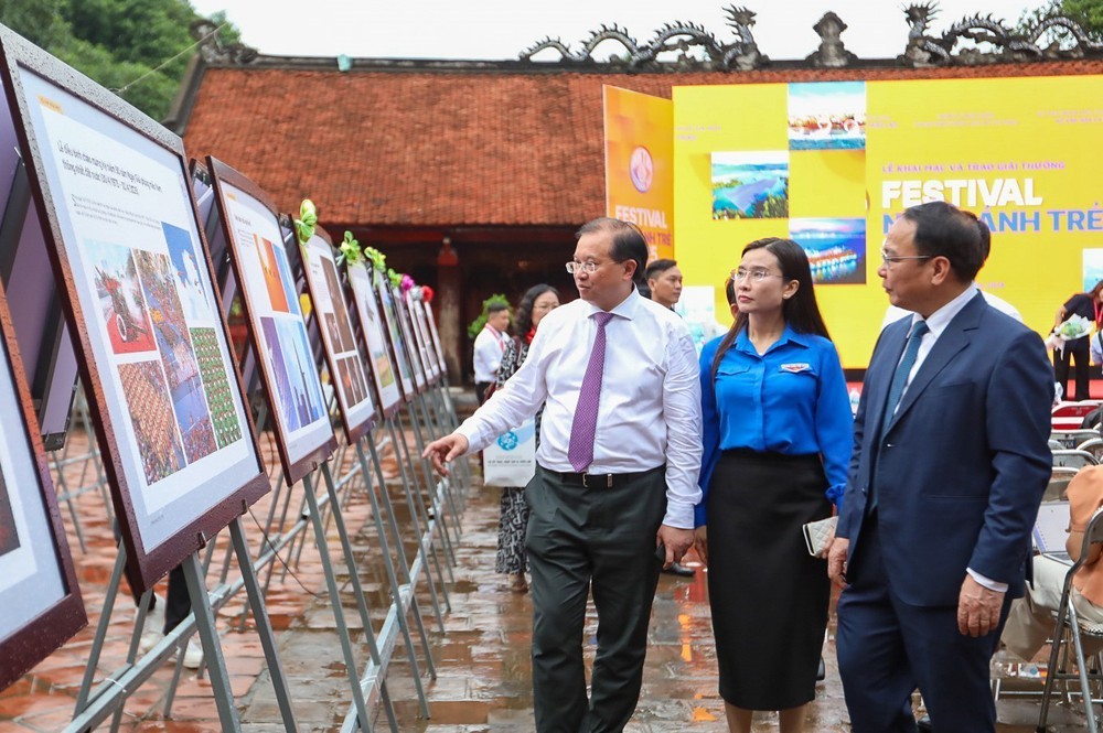 Khai mạc và trao giải thưởng Festival Nhiếp ảnh trẻ 2025 - Ảnh 9.