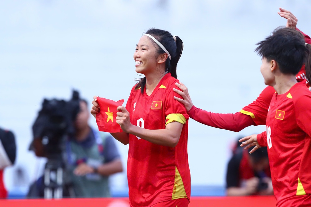Tiêu điểm: Một V-League cho bóng đá nữ - Ảnh 1.