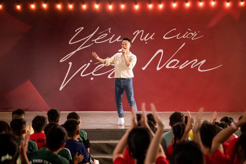 Dự án của Hoàng Bách: &quot;Dấu ấn 'nụ cười' tươi sáng từ tình yêu đất nước&quot; - Ảnh 1.