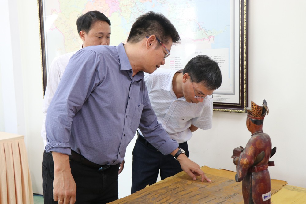 Bảo tàng Lịch sử thành phố Huế tiếp nhận hơn 1.400 tài liệu, hiện vật - Ảnh 3.