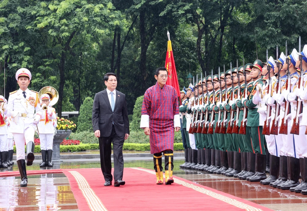 Chủ tịch nước Lương Cường chủ trì lễ đón cấp Nhà nước Quốc vương Bhutan - Ảnh 4.