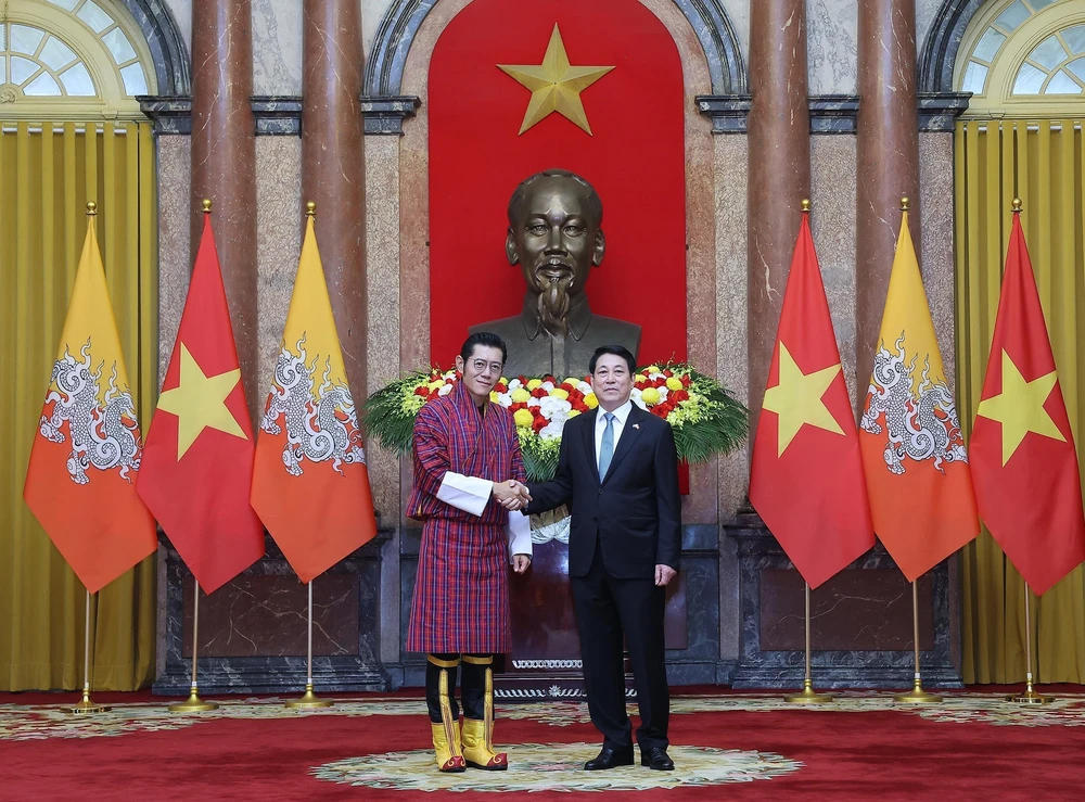 Chủ tịch nước Lương Cường chủ trì lễ đón cấp Nhà nước Quốc vương Bhutan - Ảnh 2.
