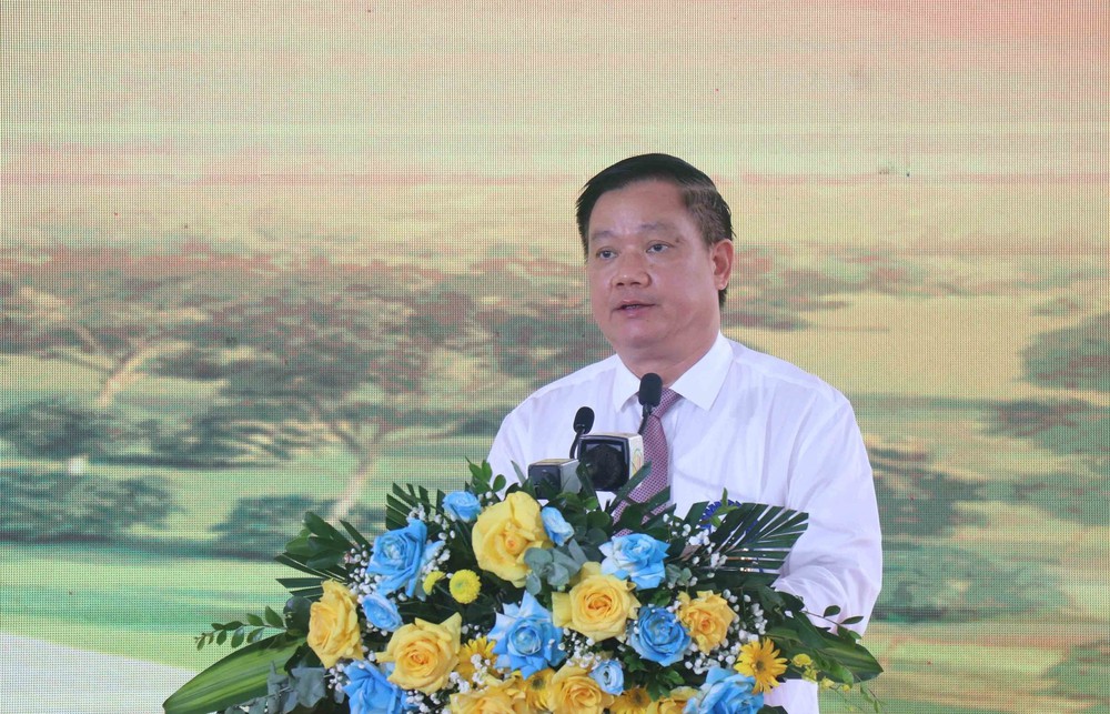 Khởi công dự án đường kết nối di sản văn hóa du lịch và phát triển kinh tế dọc sông Hồng - Ảnh 2.