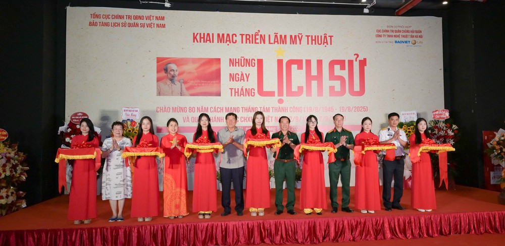 Tái hiện chặng đường lịch sử Việt Nam qua triển lãm mỹ thuật “Những ngày tháng lịch sử” - Ảnh 1.