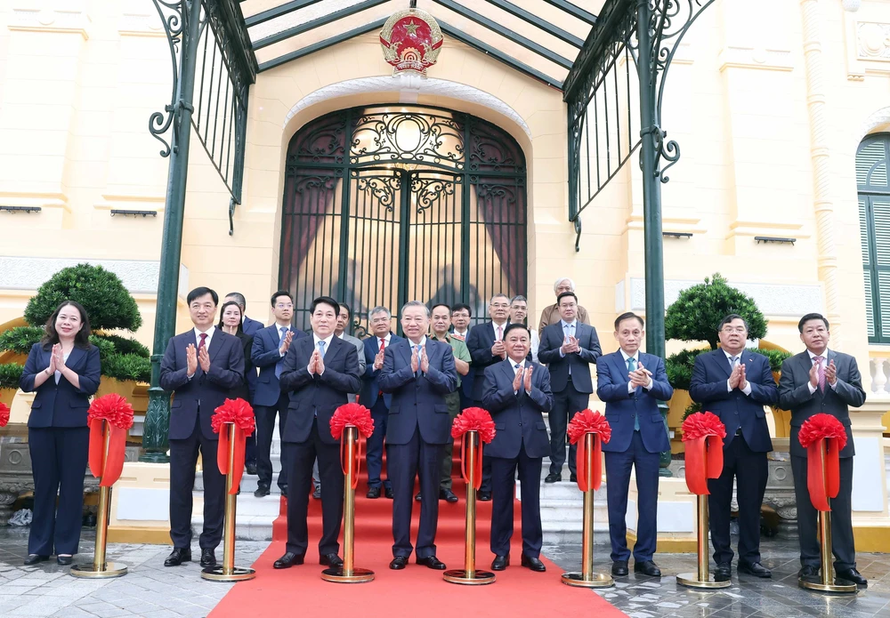 Tổng Bí thư và Chủ tịch nước dự Lễ bàn giao Trụ sở làm việc Cơ quan Chủ tịch nước - Ảnh 4.