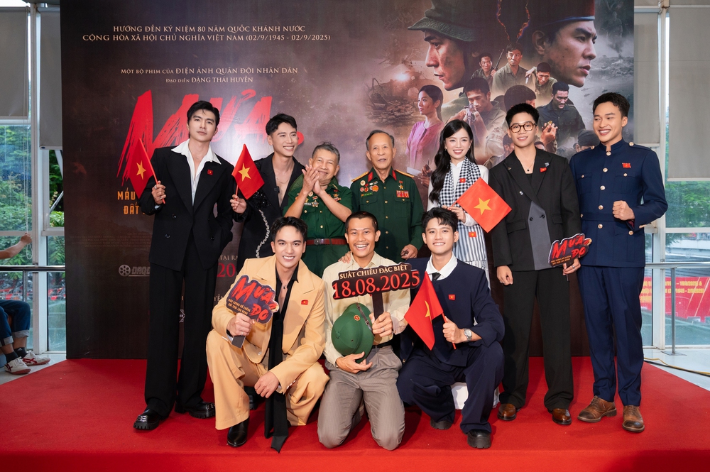 'Mưa đỏ' chạm đến trái tim của cựu chiến binh lẫn đạo diễn hàng đầu - Ảnh 4.